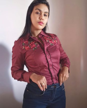 Camisa Detalhe Bordarda